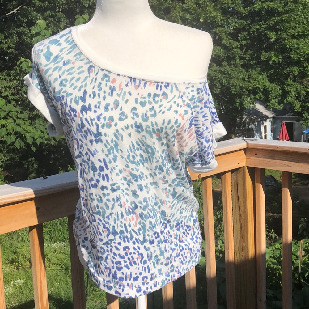 Short sleeve leopard print top